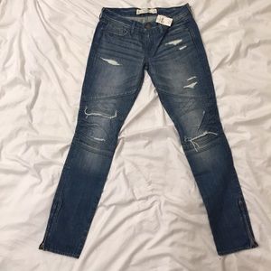 NWT Abercrombie destroyed jeans